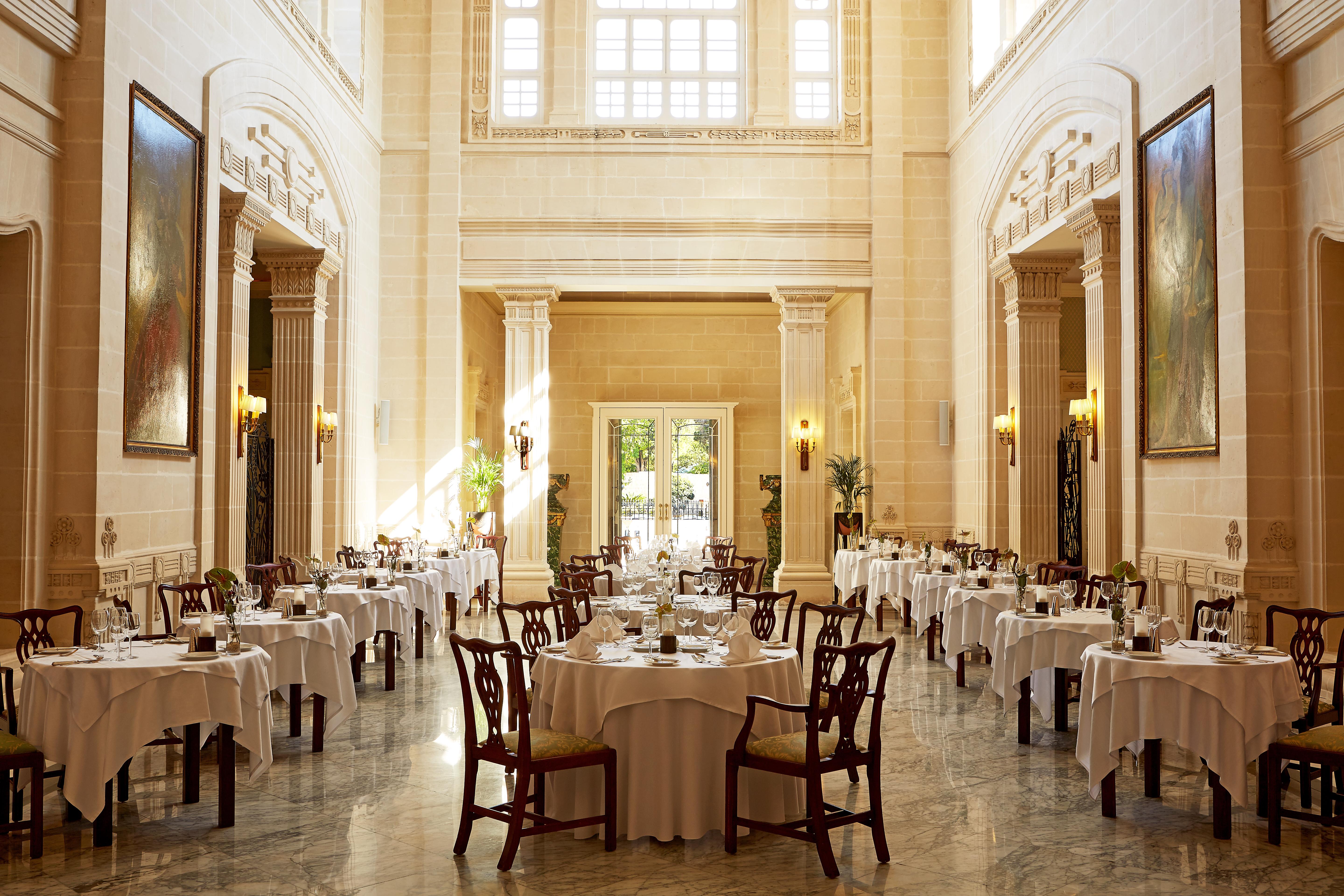 Corinthia Palace Malta Attard Exteriér fotografie The dining room at the National Club
