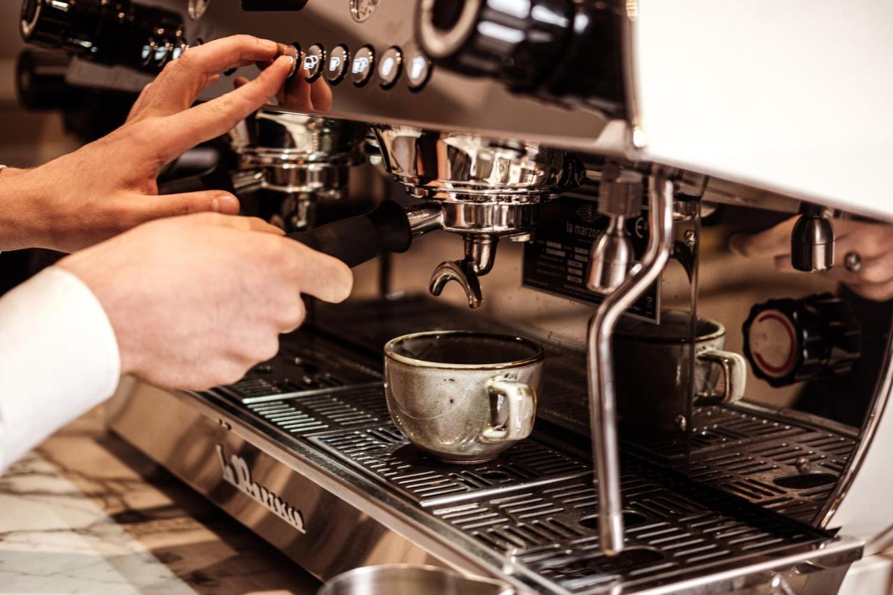 Corinthia Palace Malta Attard Exteriér fotografie Espresso machine