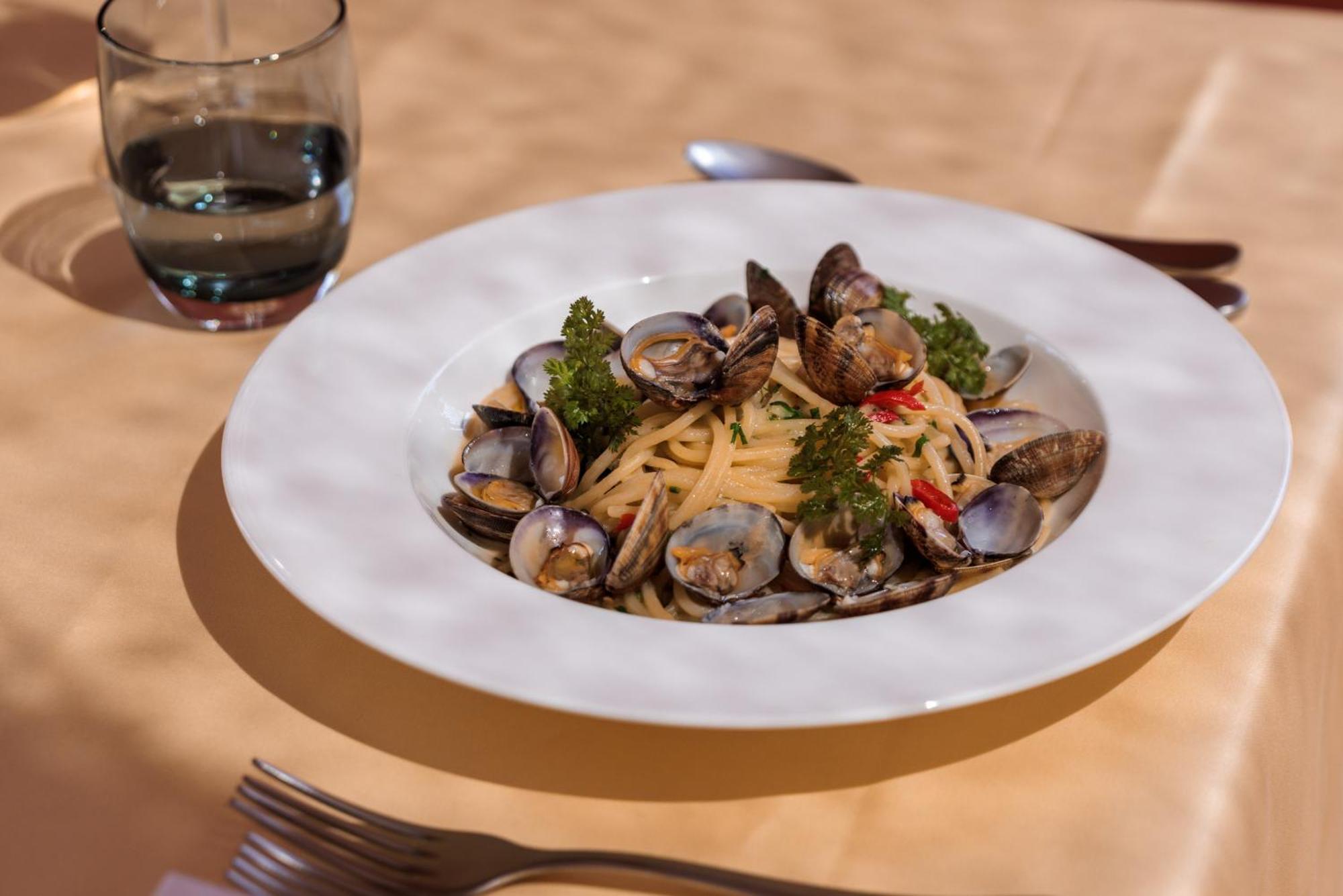 Corinthia Palace Malta Attard Exteriér fotografie Spaghetti vongole