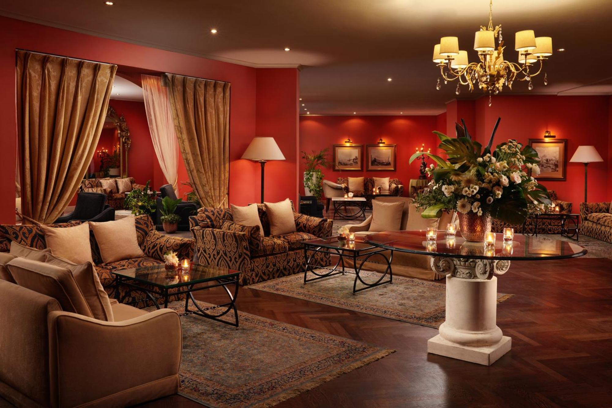 Corinthia Palace Malta Attard Exteriér fotografie The lobby of the hotel